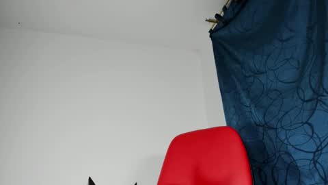 Snapshot of raven_rouge chatting on 12/04/24, 10:13 gata online show from 12/04/24, 10:13