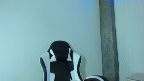 Snapshot of raven_rouge chatting on 06/12/26, 12:48 gata online show from 06/12/26, 12:48