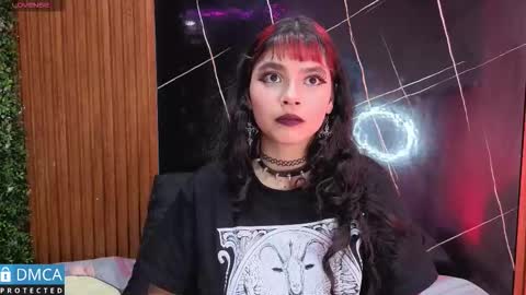 raven_rox_ online show from 11/14/25, 03:16