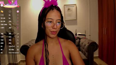 Snapshot of raven_stonee chatting on 11/02/25, 03:20 Raven online show from 11/02/25, 03:20