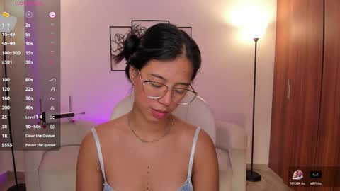 Snapshot of raven_stonee chatting on 11/17/25, 02:17 Raven online show from 11/17/25, 02:17