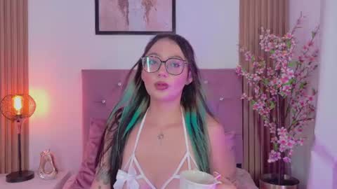 ravena_queen online show from 07/18/26, 01:32