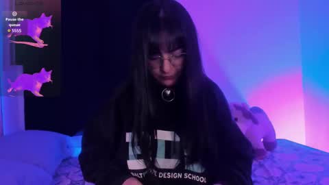 Snapshot of ravendark_666 chatting on 11/20/25, 05:18 Raven online show from 11/20/25, 05:18