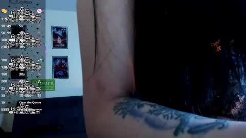 ravenelle_ online show from 05/23/26, 10:47