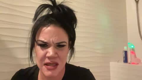 Raven Ray online show from 05/22/26, 02:51