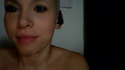 Snapshot of ravenreal chatting on 01/12/25, 05:56 Raven online show from 01/12/25, 05:56