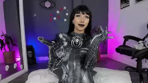Snapshot of ravenwitch_ chatting on 07/06/26, 07:27 Raven Witch online show from 07/06/26, 07:27