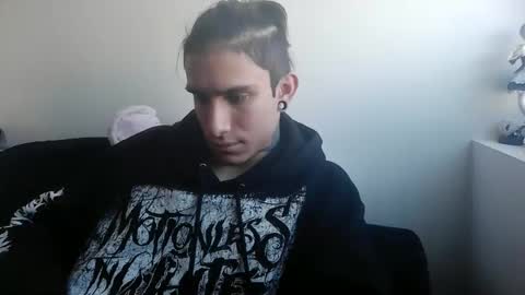 Snapshot of ravenxbat chatting on 10/15/25, 04:29 ravenxbat online show from 10/15/25, 04:29