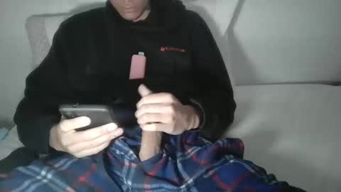 Snapshot of ravenxbat chatting on 11/18/25, 04:44 ravenxbat online show from 11/18/25, 04:44