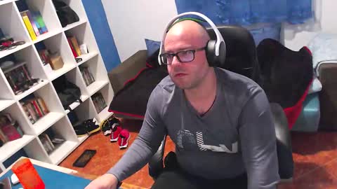 ravingr3d3 online show from 12/18/25, 11:44