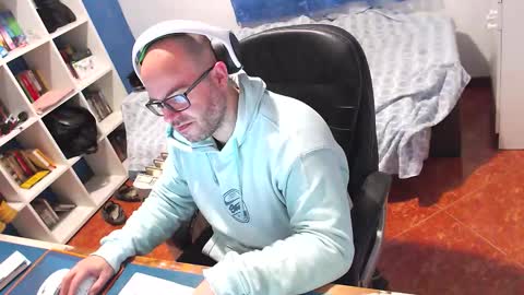 ravingr3d3 online show from 02/02/26, 09:52