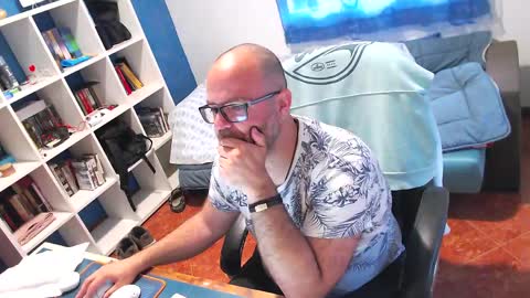 ravingr3d3 online show from 04/15/26, 08:10