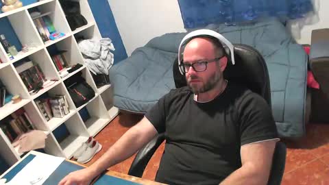 ravingr3d3 online show from 05/17/26, 08:49