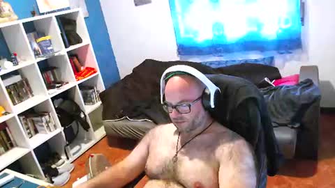 Snapshot of ravingr3d3 chatting on 06/19/26, 11:14 ravingr3d3 online show from 06/19/26, 11:14