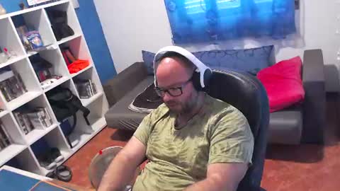 Snapshot of ravingr3d3 chatting on 06/29/26, 10:15 ravingr3d3 online show from 06/29/26, 10:15