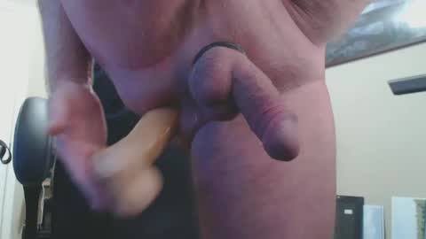 Snapshot of ray23120000 chatting on 10/14/25, 12:00 ray23120000 online show from 10/14/25, 12:00