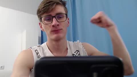 Snapshot of ray_booy chatting on 10/13/25, 07:52 Ray Booy online show from 10/13/25, 07:52