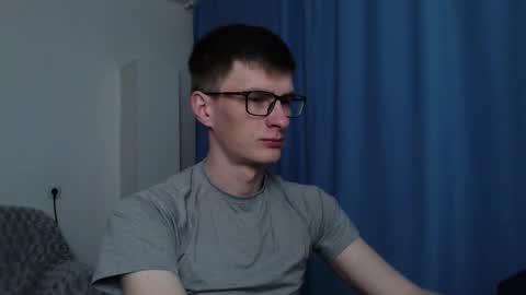 Snapshot of ray_booy chatting on 12/04/25, 02:32 Ray Booy online show from 12/04/25, 02:32