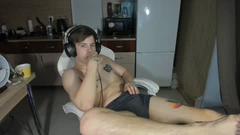 Snapshot of ray_hill chatting on 12/06/24, 07:54 Ray online show from 12/06/24, 07:54