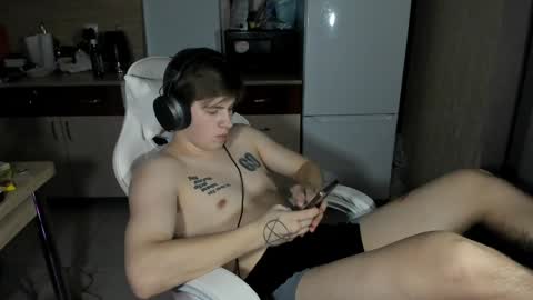 Snapshot of ray_hill chatting on 12/17/24, 07:48 Ray online show from 12/17/24, 07:48