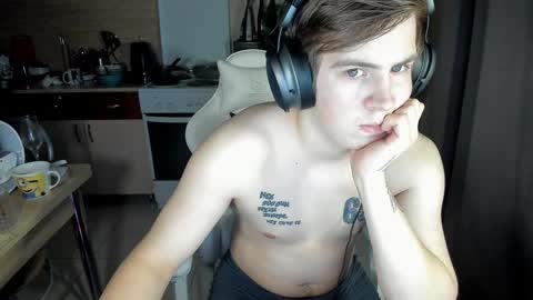 Snapshot of ray_hill chatting on 01/02/25, 08:35 Ray online show from 01/02/25, 08:35