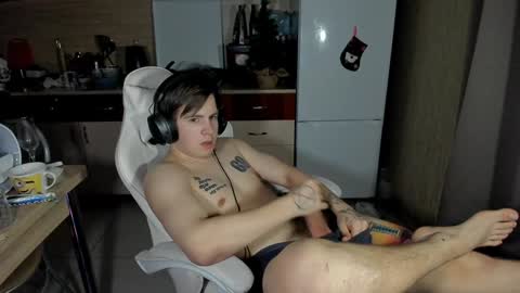 Snapshot of ray_hill chatting on 01/03/25, 05:50 Ray online show from 01/03/25, 05:50