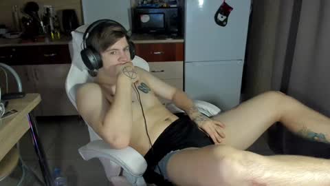 Snapshot of ray_hill chatting on 01/18/25, 03:59 Ray online show from 01/18/25, 03:59