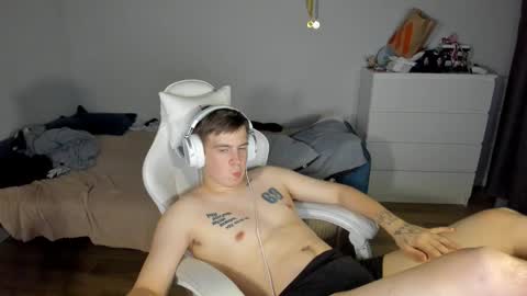 Snapshot of ray_hill chatting on 09/08/25, 07:46 Ray online show from 09/08/25, 07:46