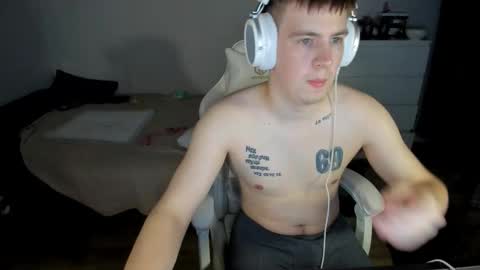 Snapshot of ray_hill chatting on 10/02/25, 02:18 Ray online show from 10/02/25, 02:18