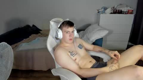 Snapshot of ray_hill chatting on 10/15/25, 10:21 Ray online show from 10/15/25, 10:21