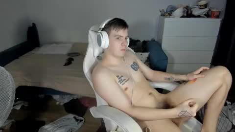 Snapshot of ray_hill chatting on 10/23/25, 05:55 Ray online show from 10/23/25, 05:55