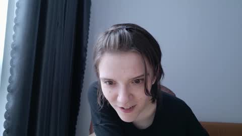 Snapshot of ray_lol chatting on 03/18/26, 10:29 Ray-Ray online show from 03/18/26, 10:29