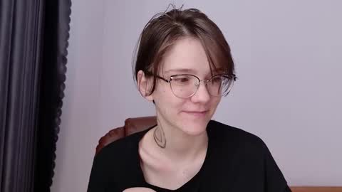 Snapshot of ray_lol chatting on 03/19/26, 02:48 Ray-Ray online show from 03/19/26, 02:48