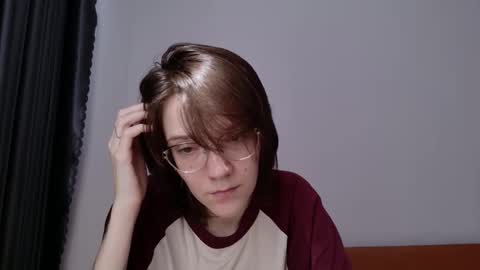 Snapshot of ray_lol chatting on 03/22/26, 03:10 Ray-Ray online show from 03/22/26, 03:10