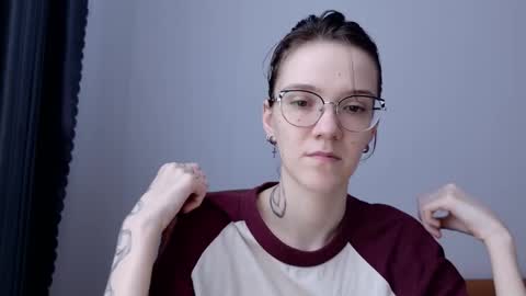 Snapshot of ray_lol chatting on 03/23/26, 05:55 Ray-Ray online show from 03/23/26, 05:55