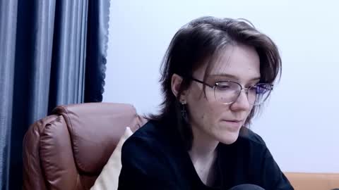 Snapshot of ray_lol chatting on 03/27/26, 12:49 Ray-Ray online show from 03/27/26, 12:49