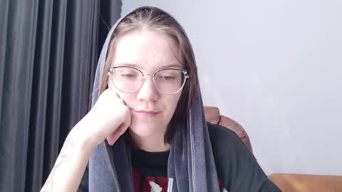 Snapshot of ray_lol chatting on 03/31/26, 01:29 Ray-Ray online show from 03/31/26, 01:29