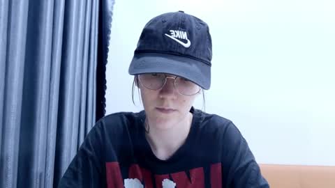 Snapshot of ray_lol chatting on 04/01/26, 01:52 Ray-Ray online show from 04/01/26, 01:52