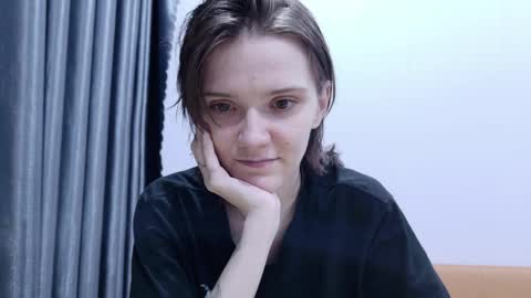 Snapshot of ray_lol chatting on 04/02/26, 11:41 Ray-Ray online show from 04/02/26, 11:41