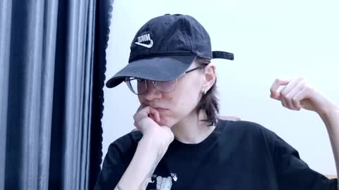 Snapshot of ray_lol chatting on 04/06/26, 12:28 Ray-Ray online show from 04/06/26, 12:28