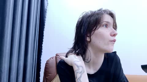 Snapshot of ray_lol chatting on 04/08/26, 11:10 Ray-Ray online show from 04/08/26, 11:10