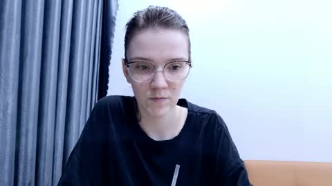 Snapshot of ray_lol chatting on 04/09/26, 11:04 Ray-Ray online show from 04/09/26, 11:04