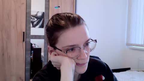 Snapshot of ray_lol chatting on 04/19/26, 05:12 Ray-Ray online show from 04/19/26, 05:12