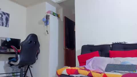 Snapshot of ray_long222 chatting on 04/22/26, 04:19 ray_long222 online show from 04/22/26, 04:19