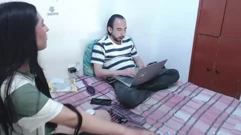 Snapshot of ray_naomi chatting on 04/17/26, 10:02 ask us online show from 04/17/26, 10:02