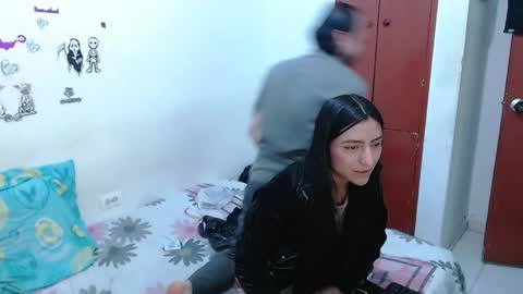 Snapshot of ray_naomi chatting on 04/19/26, 04:56 ask us online show from 04/19/26, 04:56