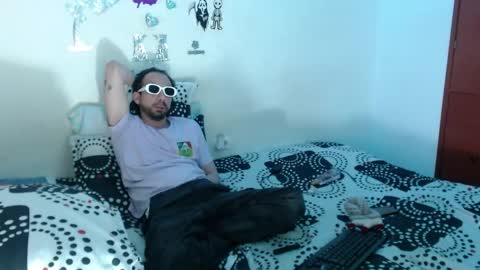 Snapshot of ray_naomi chatting on 04/26/26, 02:20 ask us online show from 04/26/26, 02:20