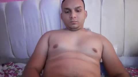 Snapshot of ray_rey1210 chatting on 05/09/26, 04:23 ray_rey1210 online show from 05/09/26, 04:23