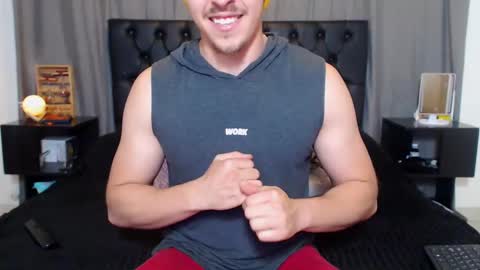 Snapshot of ray_weed chatting on 12/07/24, 12:19 Ray online show from 12/07/24, 12:19