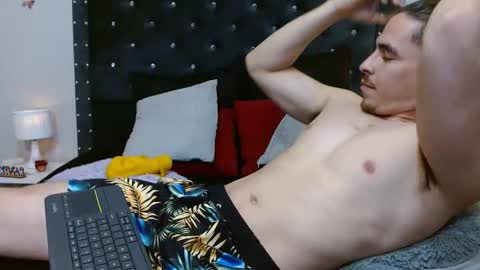 Snapshot of ray_weed chatting on 12/09/24, 12:34 Ray online show from 12/09/24, 12:34